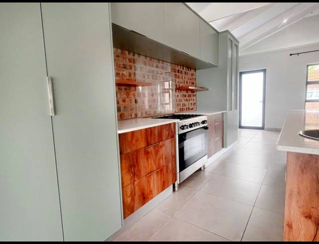 3 BEDROOM HOUSE FOR SALE IN FRAAIUITSIG